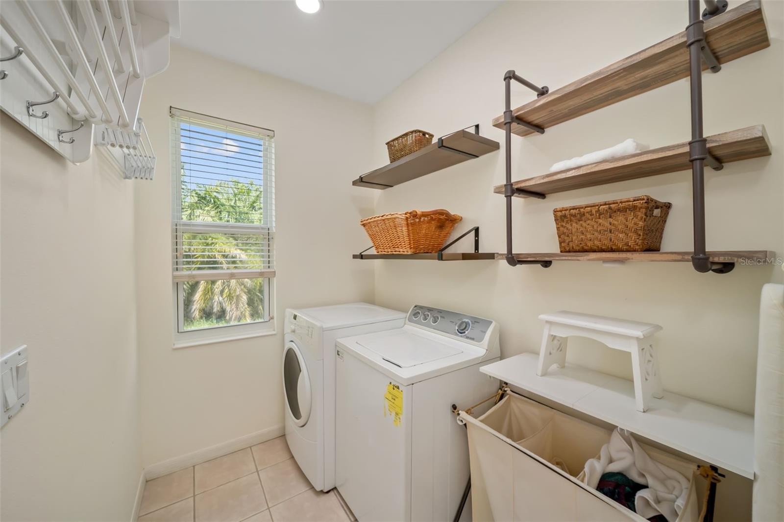 Image 24 of 53 For 10905 Bullrush Terrace