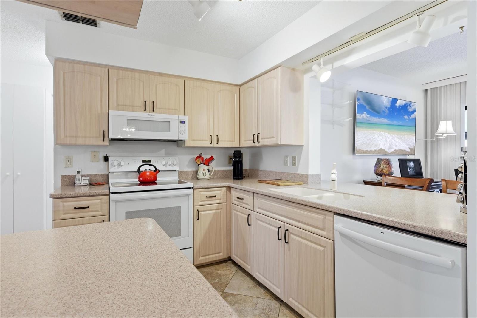 Image 11 of 45 For 140 Inlets Boulevard 140