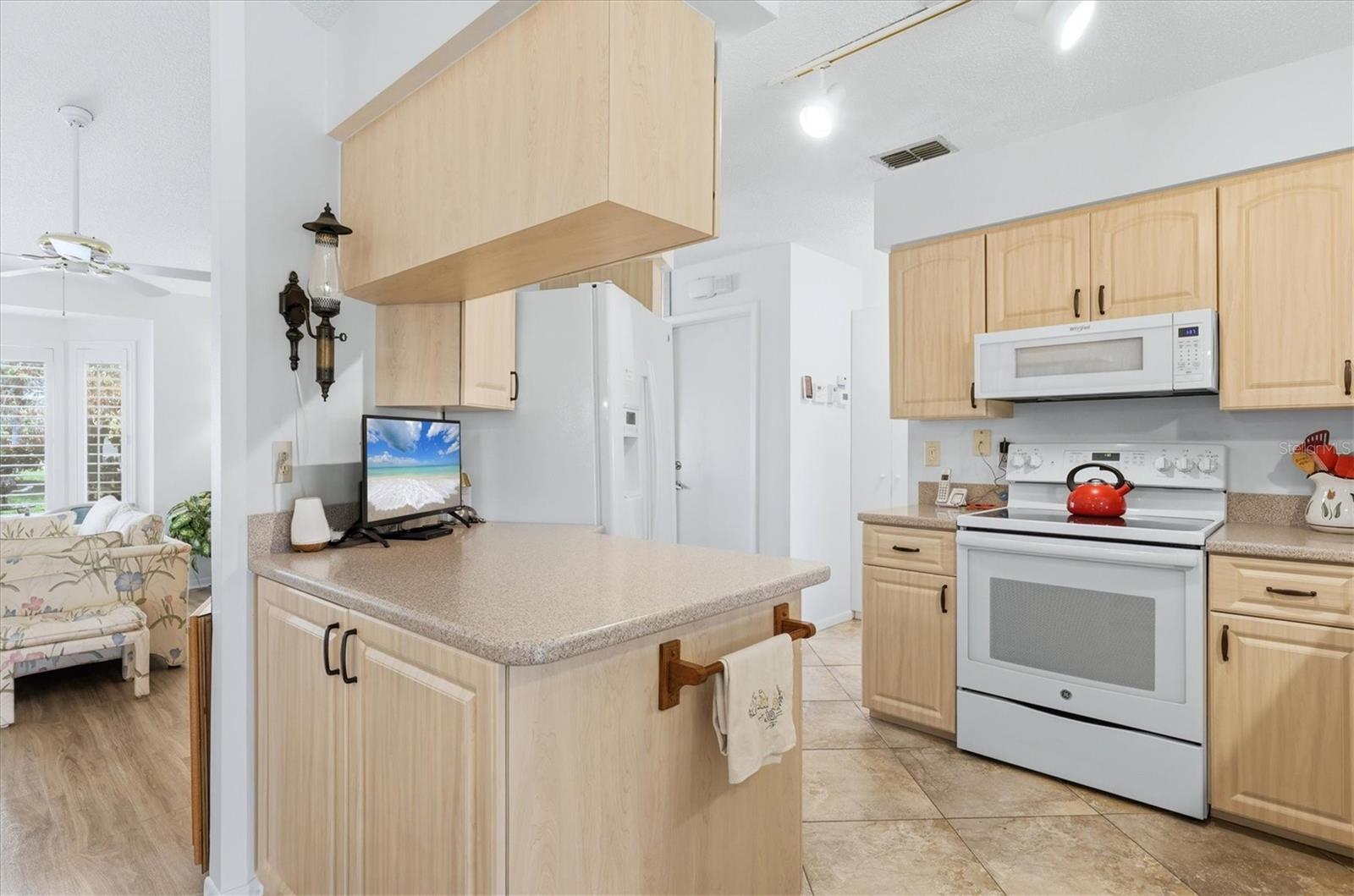 Image 12 of 45 For 140 Inlets Boulevard 140