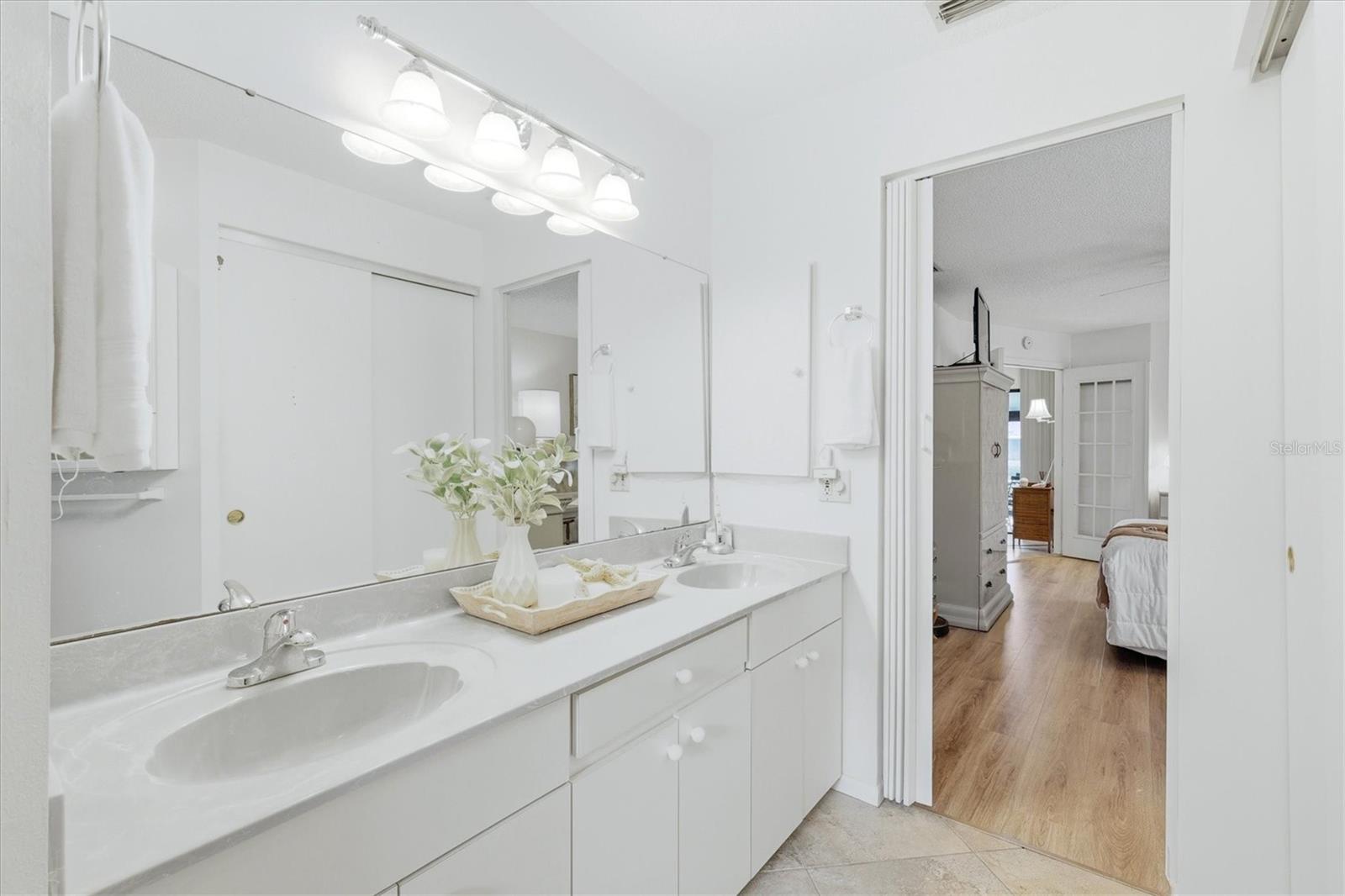 Image 15 of 45 For 140 Inlets Boulevard 140