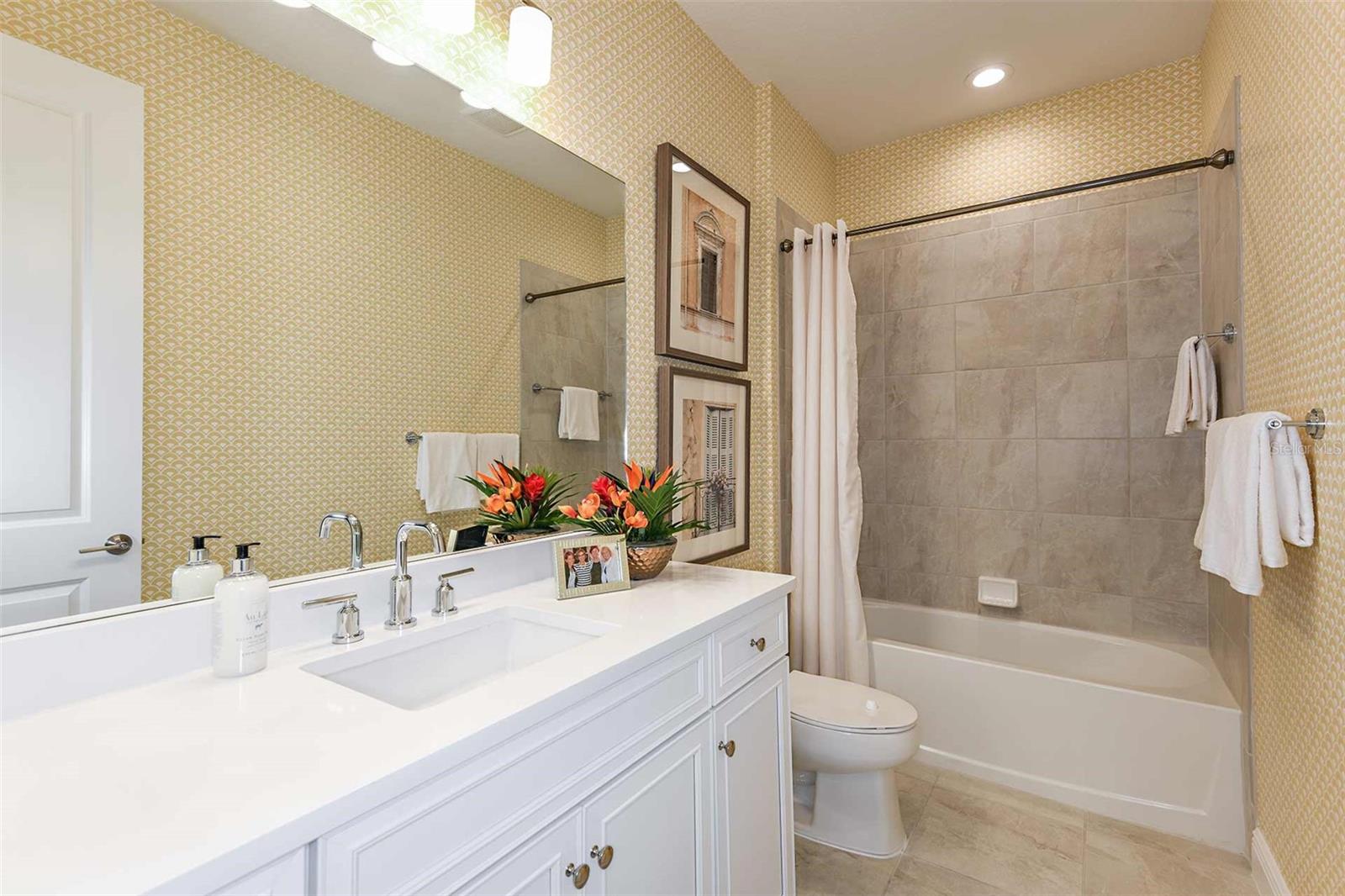 Image 16 of 23 For 10293 Lake Wales Circle