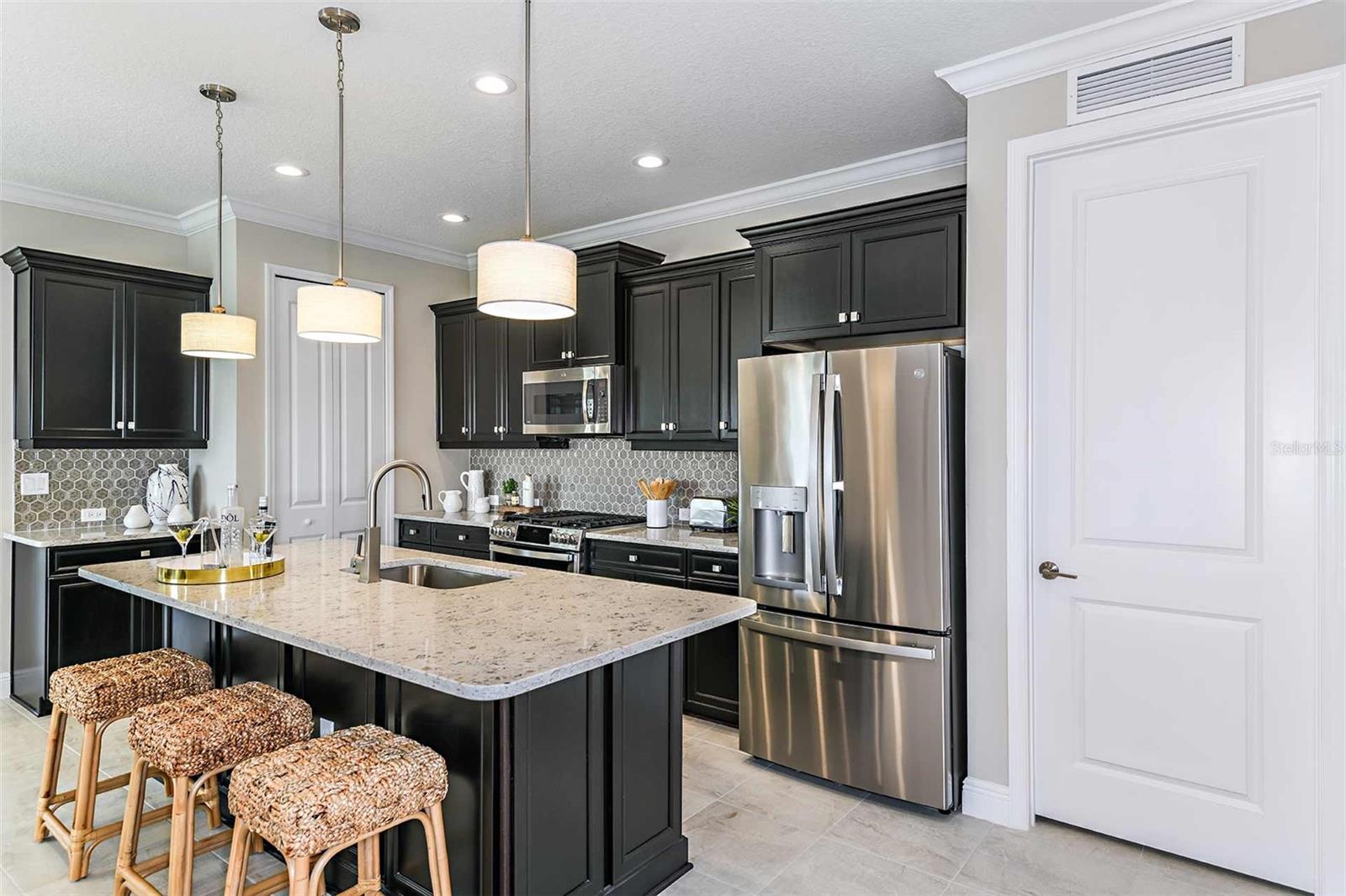 Image 21 of 23 For 10293 Lake Wales Circle