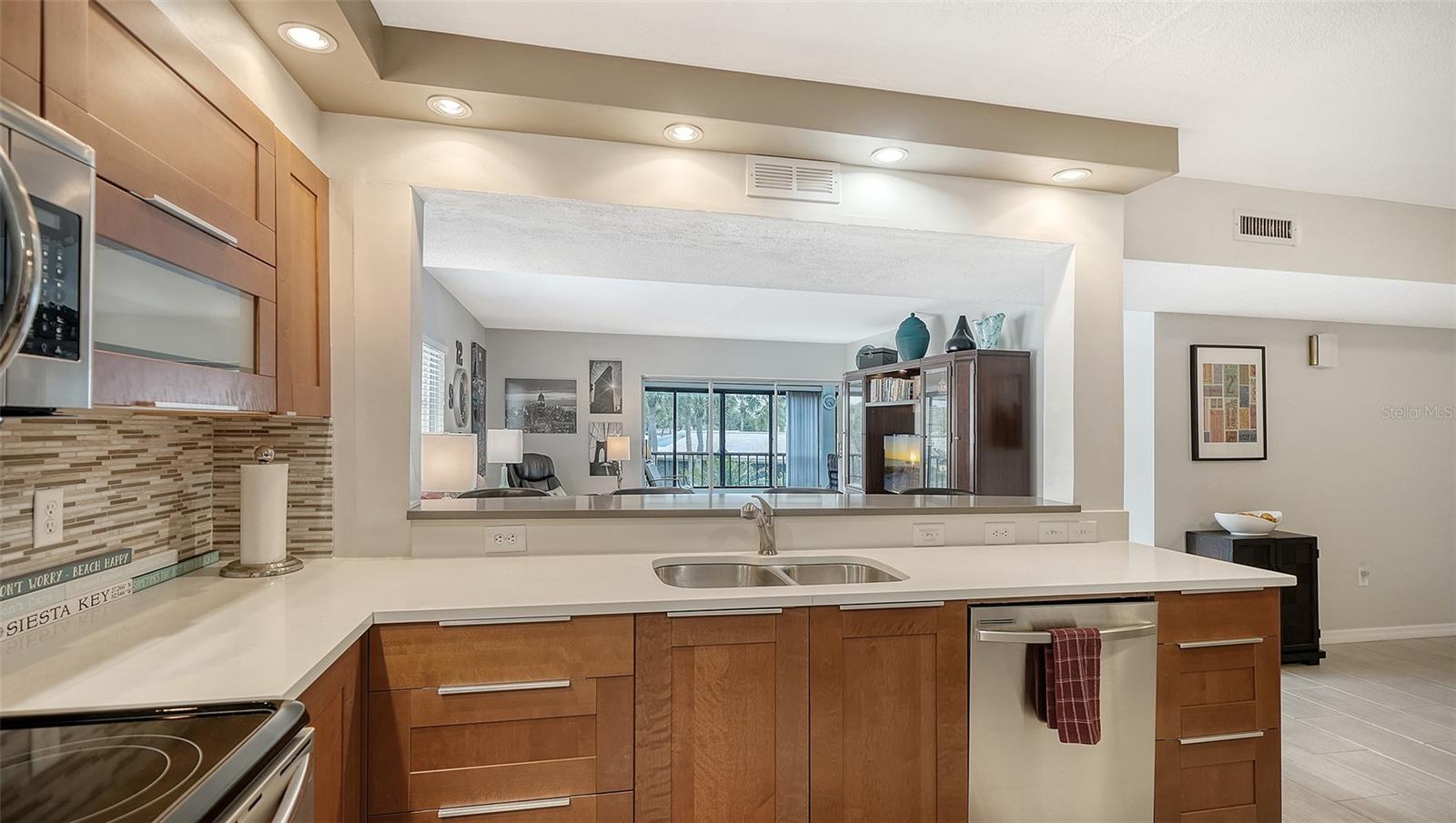 Image 10 of 68 For 225 Hourglass Way 202