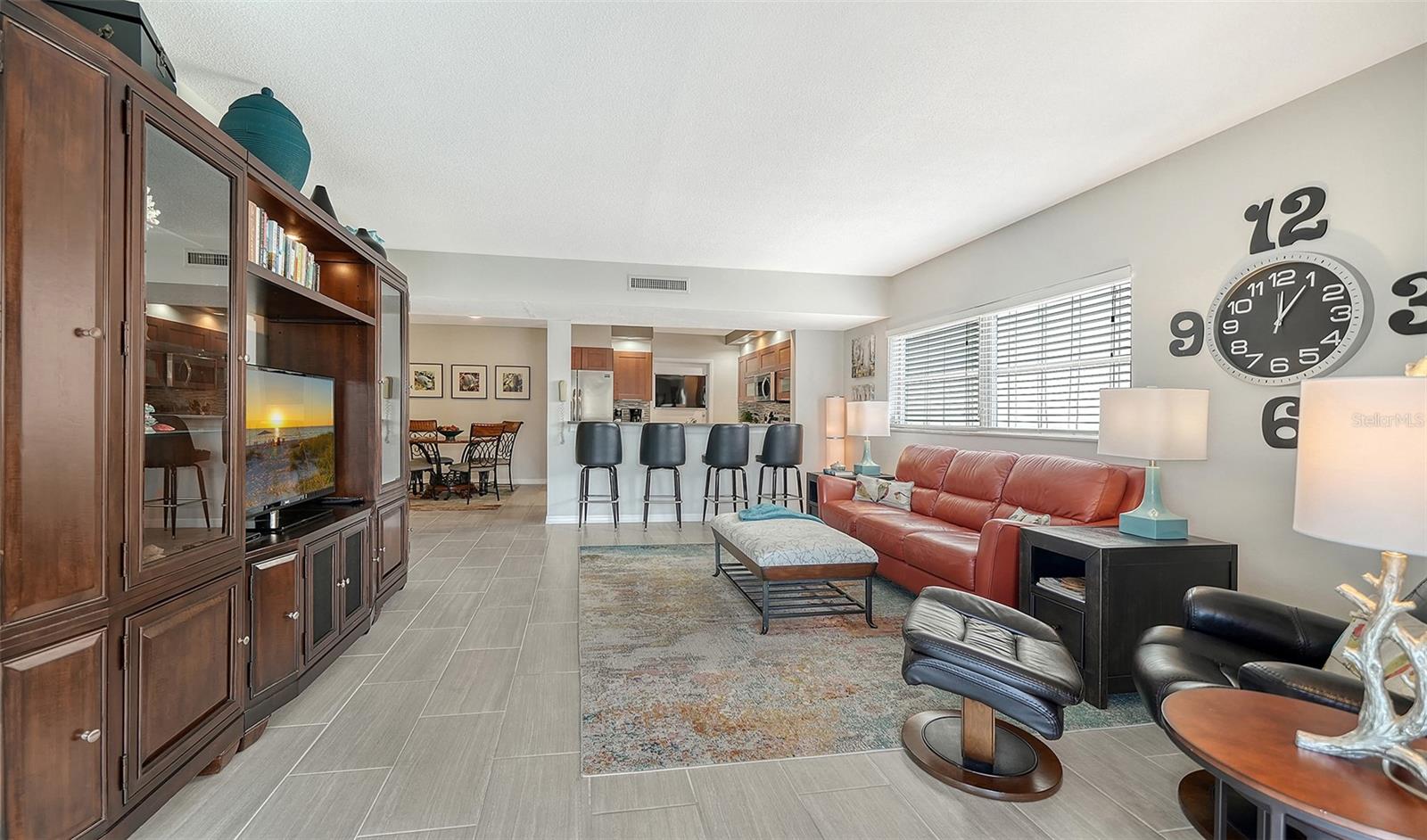 Image 20 of 68 For 225 Hourglass Way 202