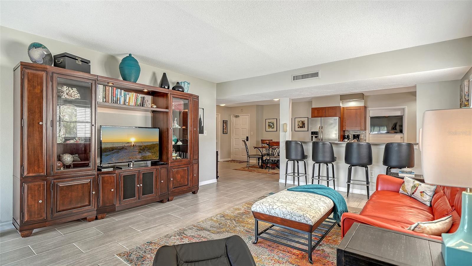 Image 22 of 68 For 225 Hourglass Way 202