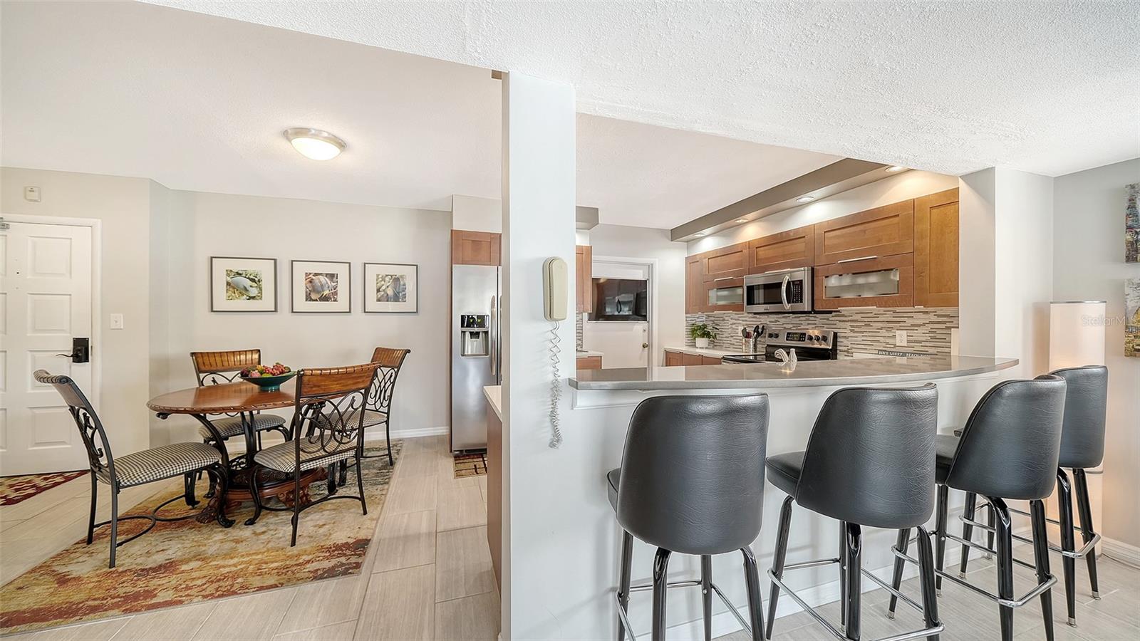 Image 23 of 68 For 225 Hourglass Way 202