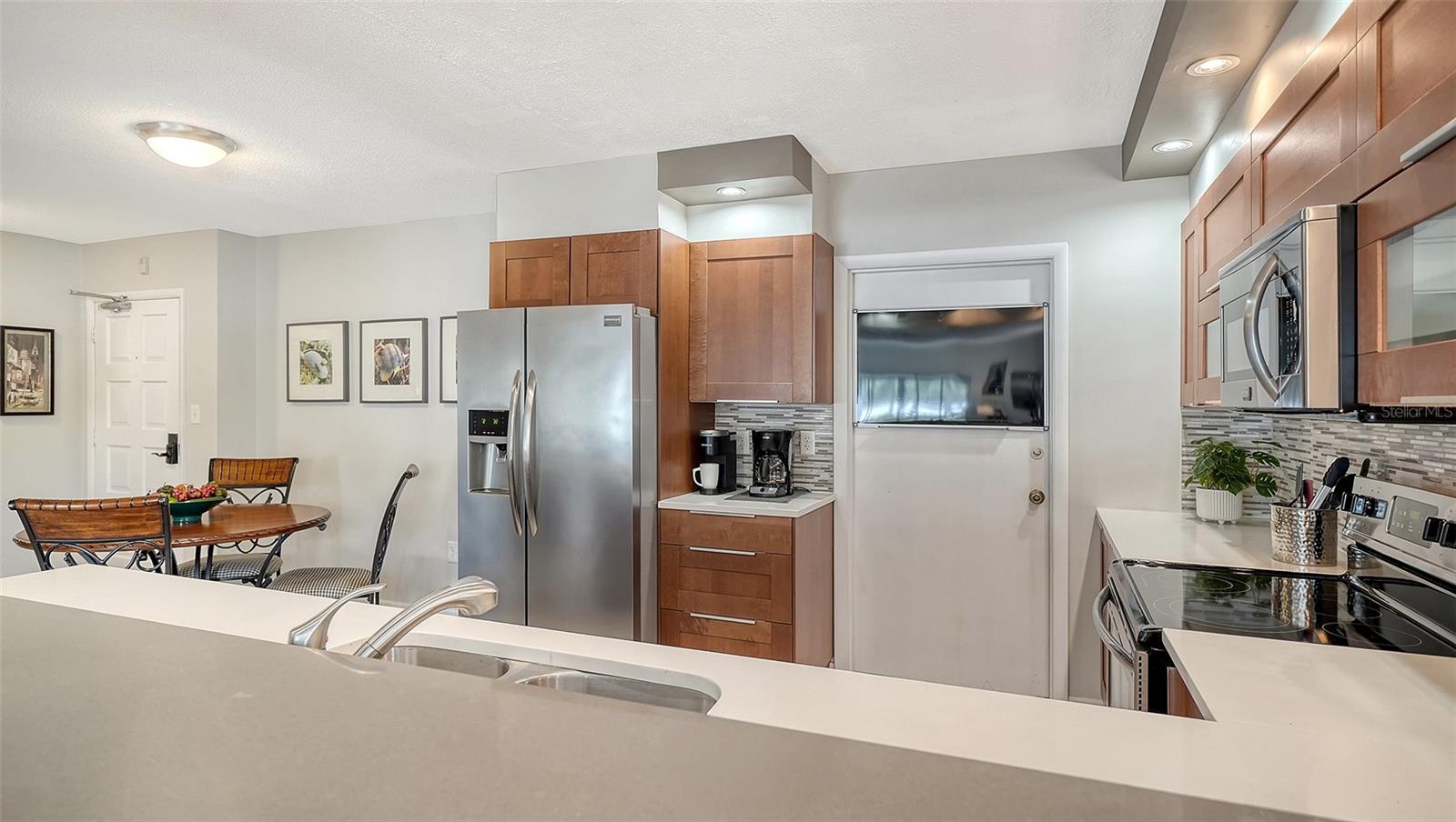 Image 25 of 68 For 225 Hourglass Way 202