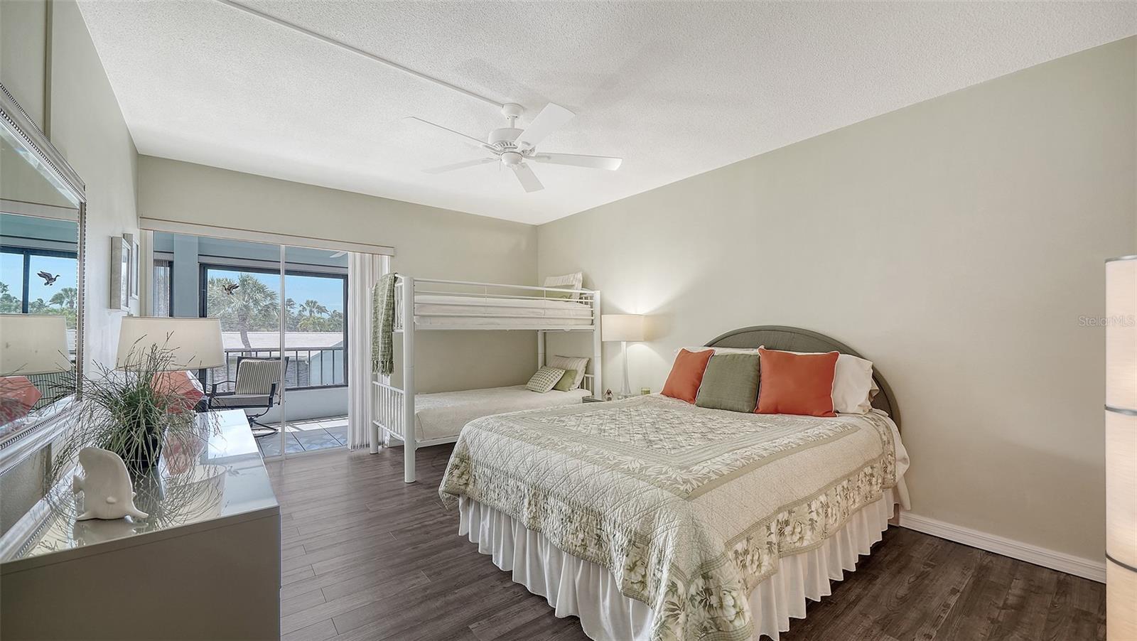 Image 27 of 68 For 225 Hourglass Way 202