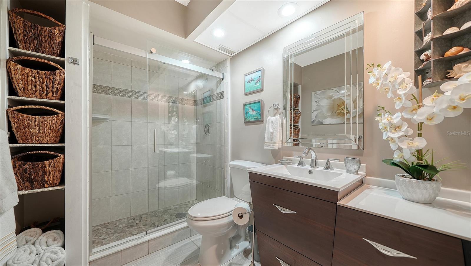 Image 30 of 68 For 225 Hourglass Way 202