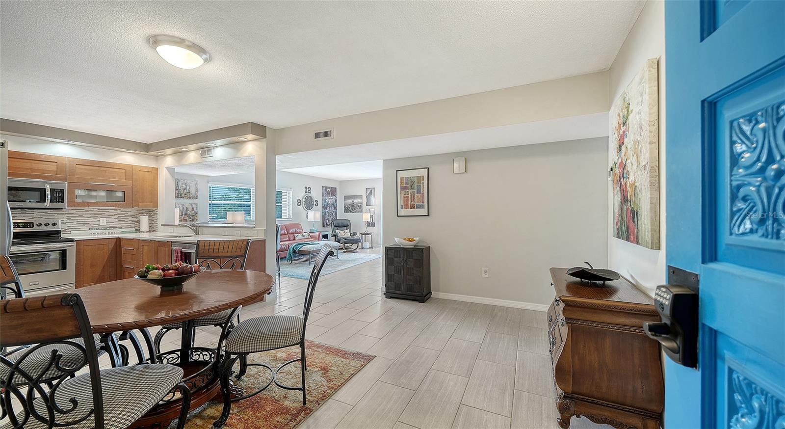 Image 5 of 68 For 225 Hourglass Way 202