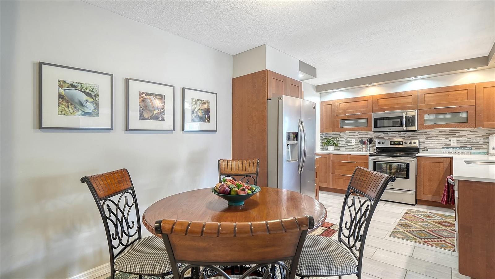 Image 7 of 68 For 225 Hourglass Way 202