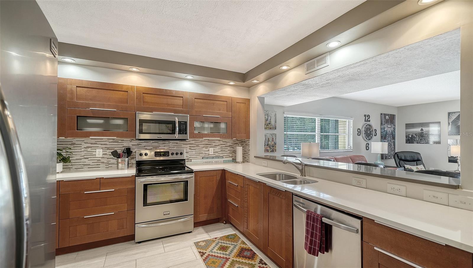 Image 8 of 68 For 225 Hourglass Way 202