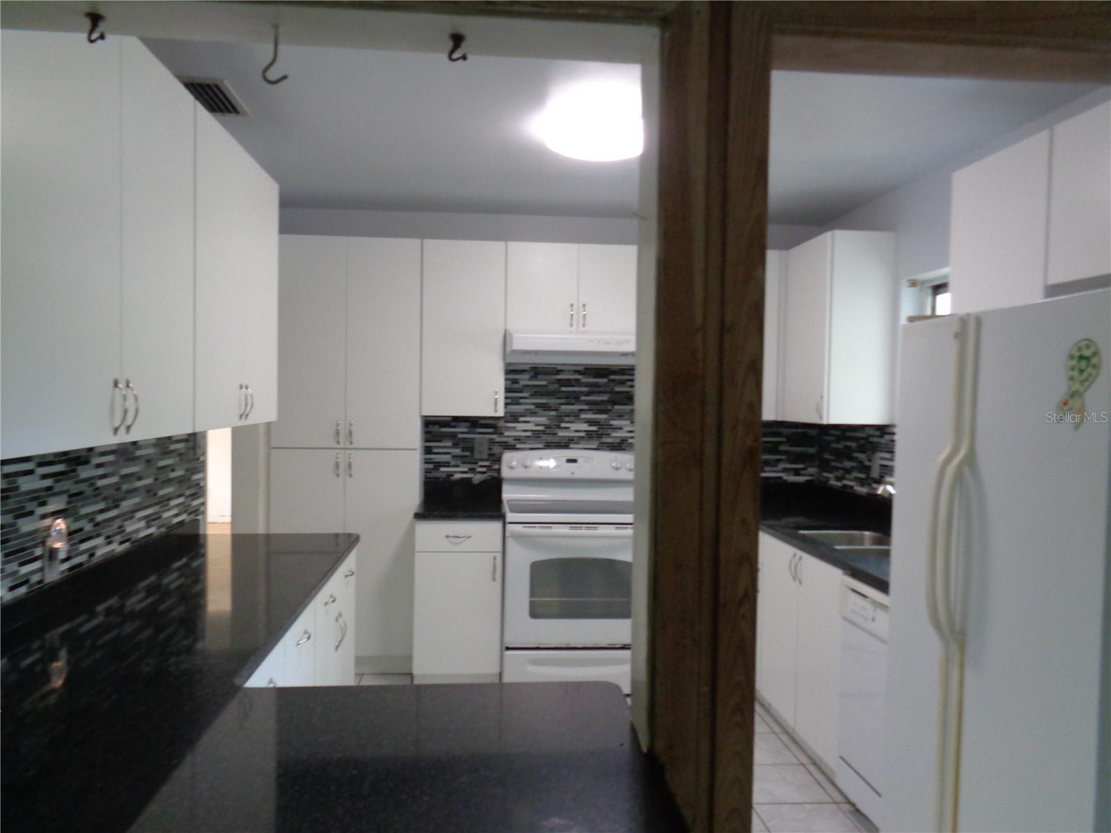 Image 11 of 37 For 1906 Dudley Place