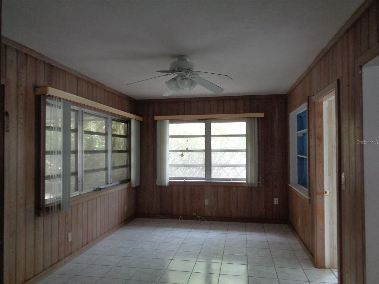 Image 13 of 37 For 1906 Dudley Place