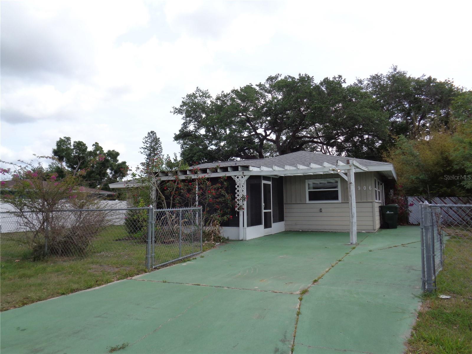 Image 2 of 37 For 1906 Dudley Place