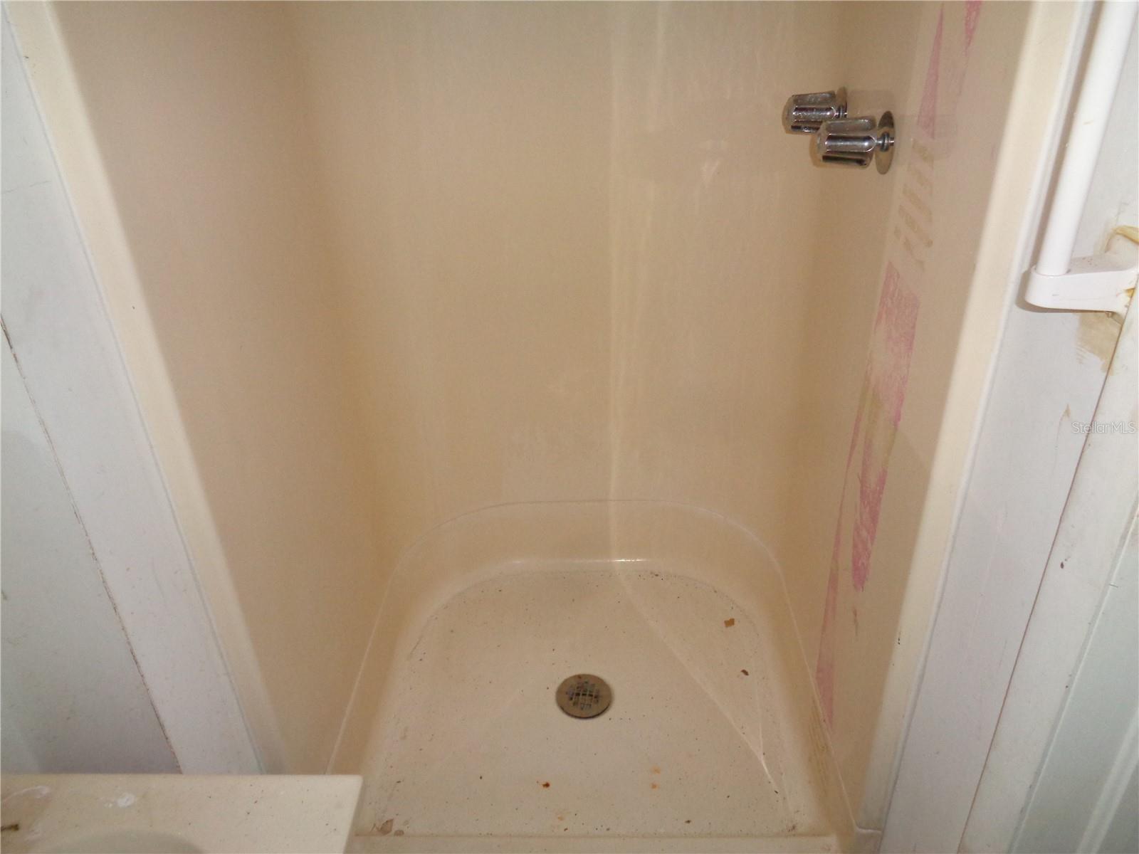 Image 20 of 37 For 1906 Dudley Place