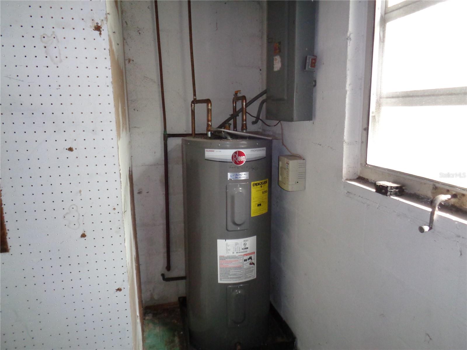 Image 22 of 37 For 1906 Dudley Place