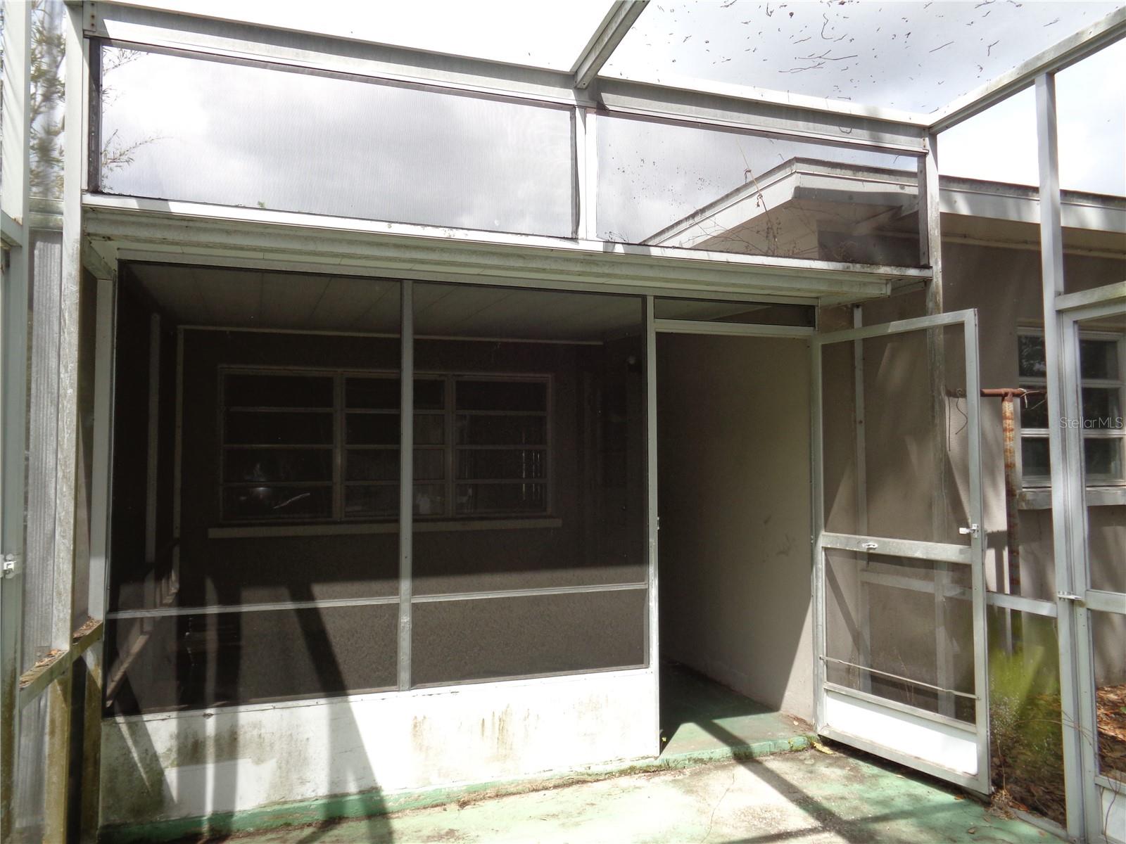 Image 28 of 37 For 1906 Dudley Place