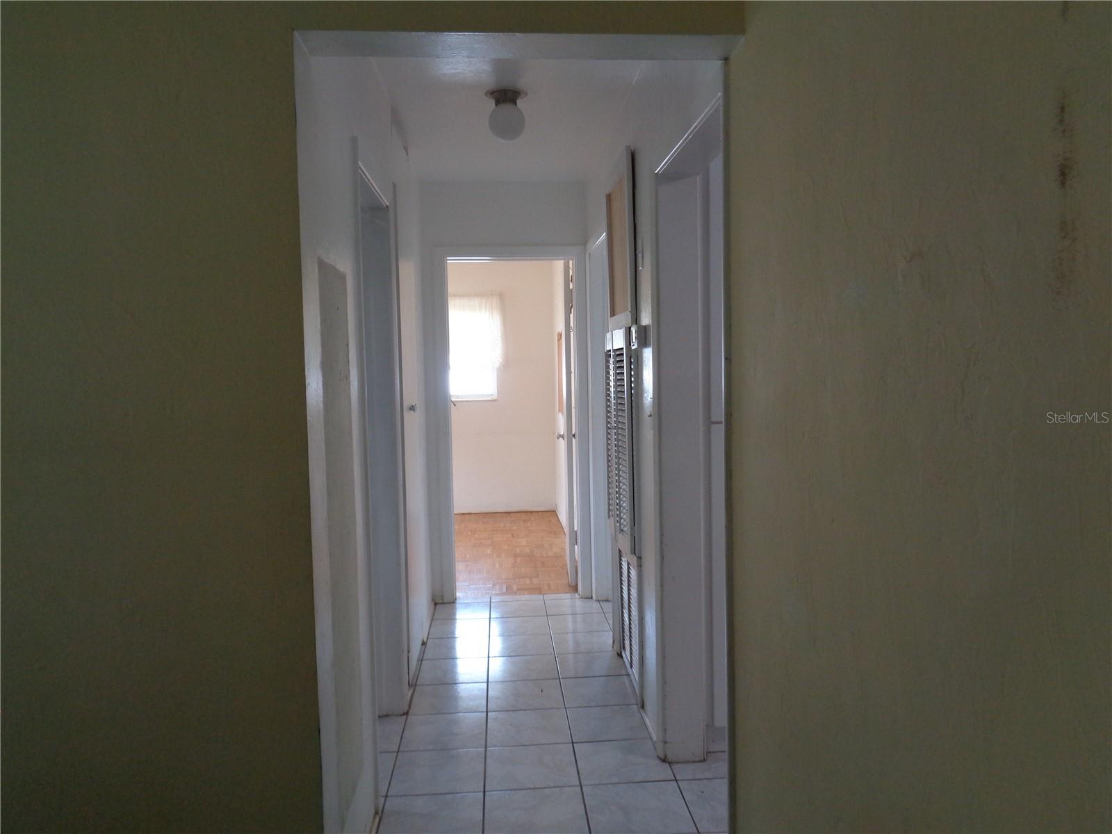 Image 29 of 37 For 1906 Dudley Place