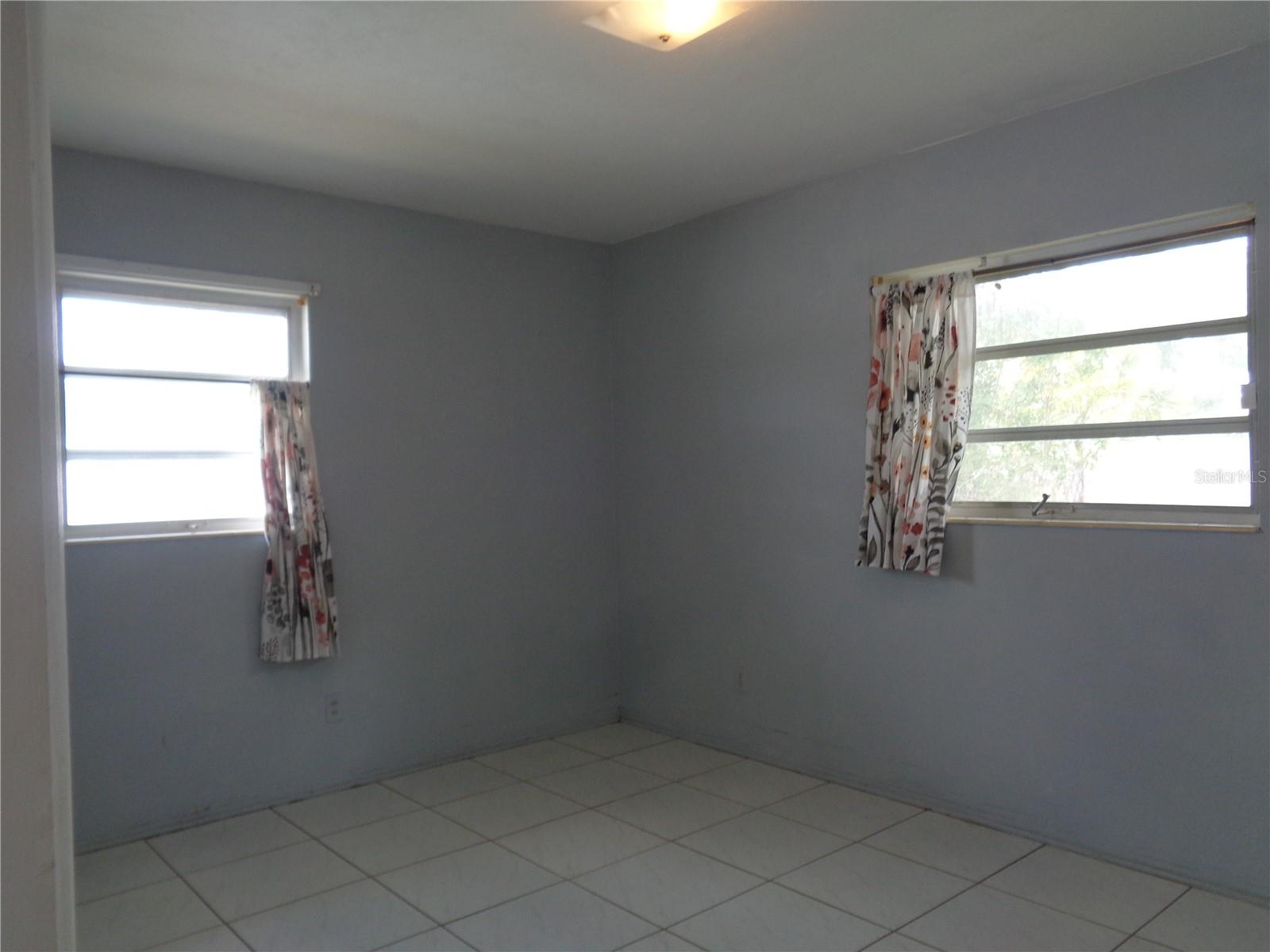 Image 33 of 37 For 1906 Dudley Place