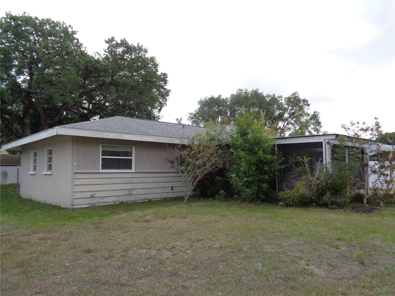 Image 4 of 37 For 1906 Dudley Place