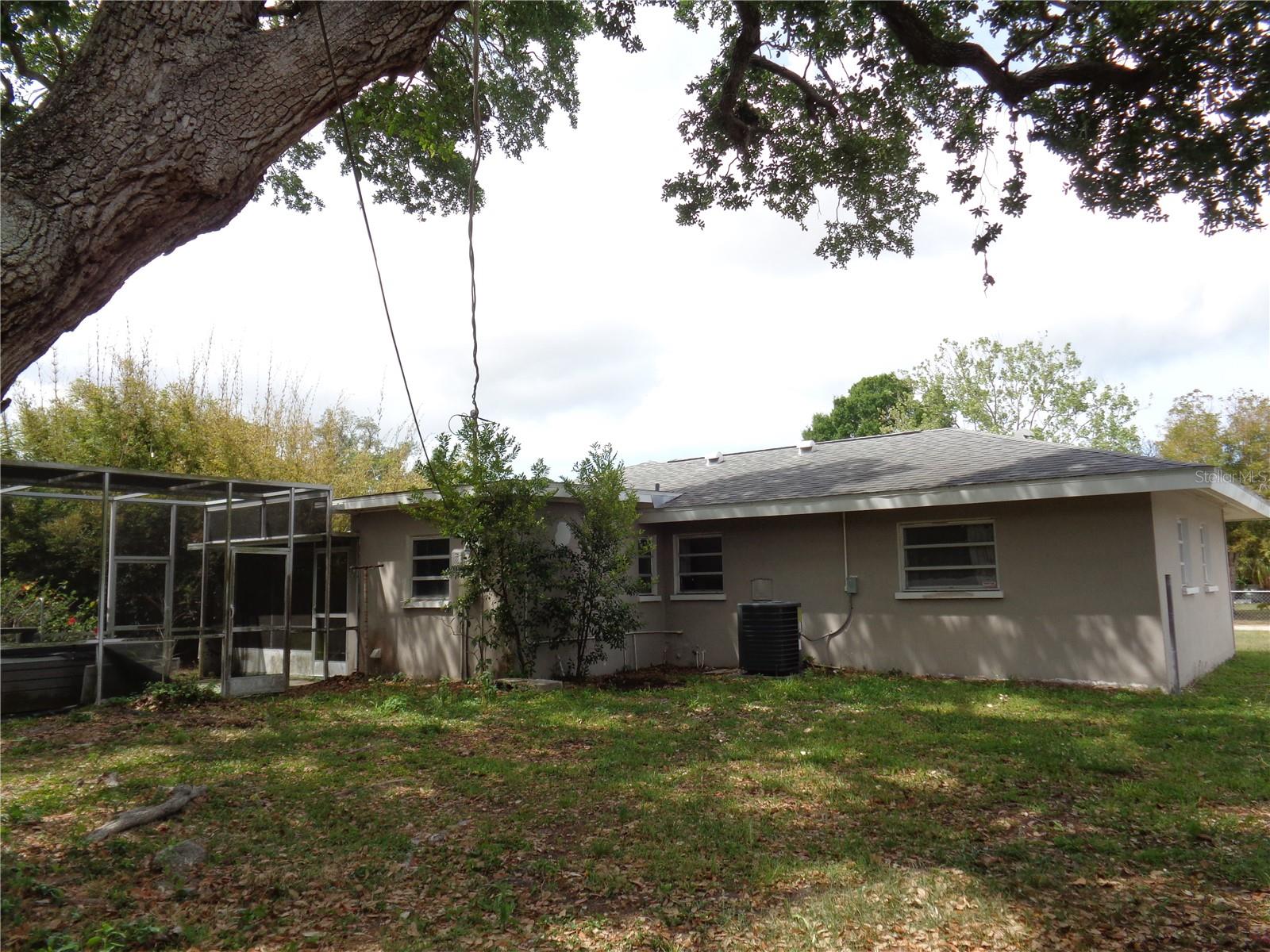 Image 7 of 37 For 1906 Dudley Place