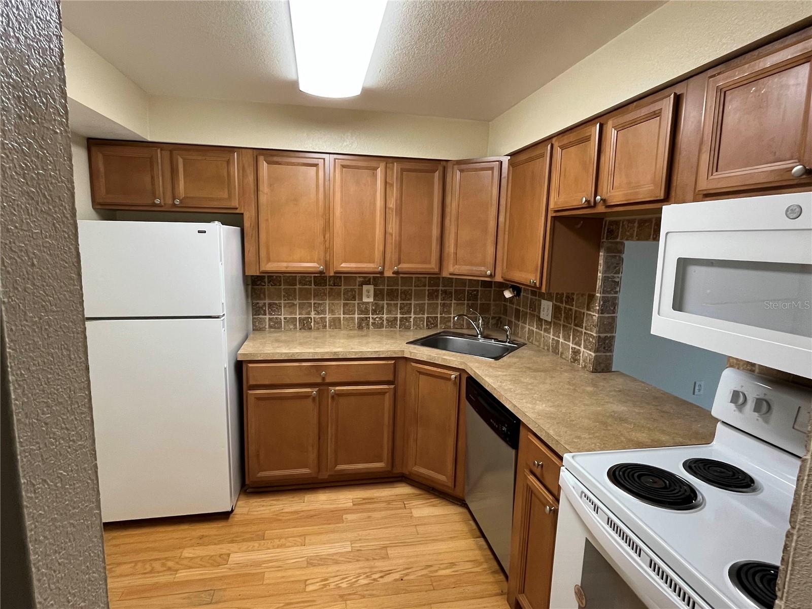 Image 3 of 28 For 2760 Coconut Bay Ln Lane 237