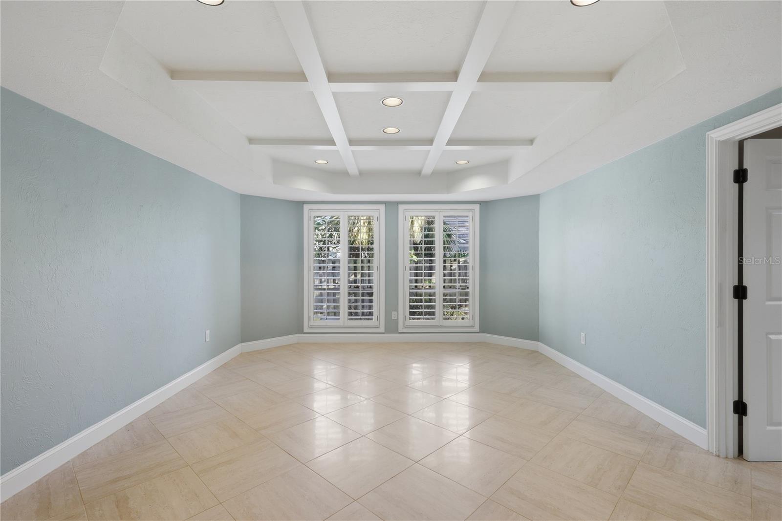 Image 12 of 35 For 4937 Landings Court