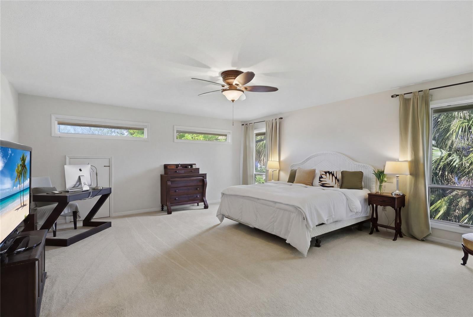 Image 14 of 35 For 4937 Landings Court