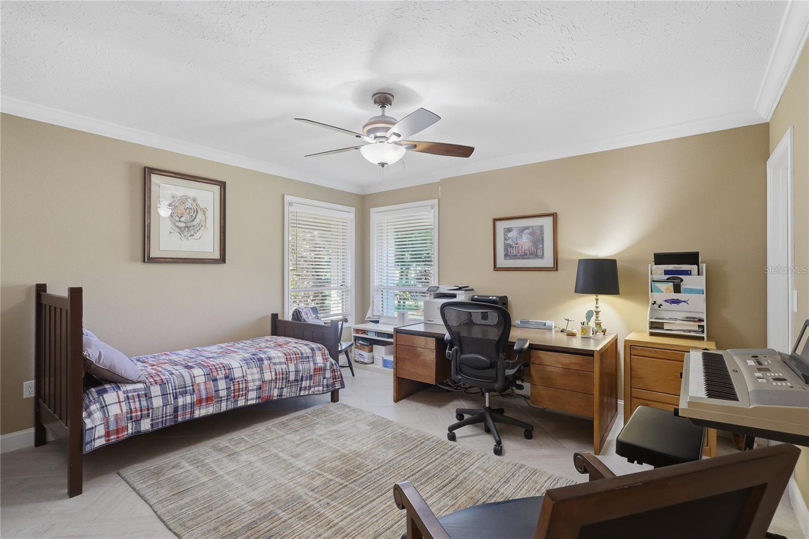 Image 20 of 35 For 4937 Landings Court