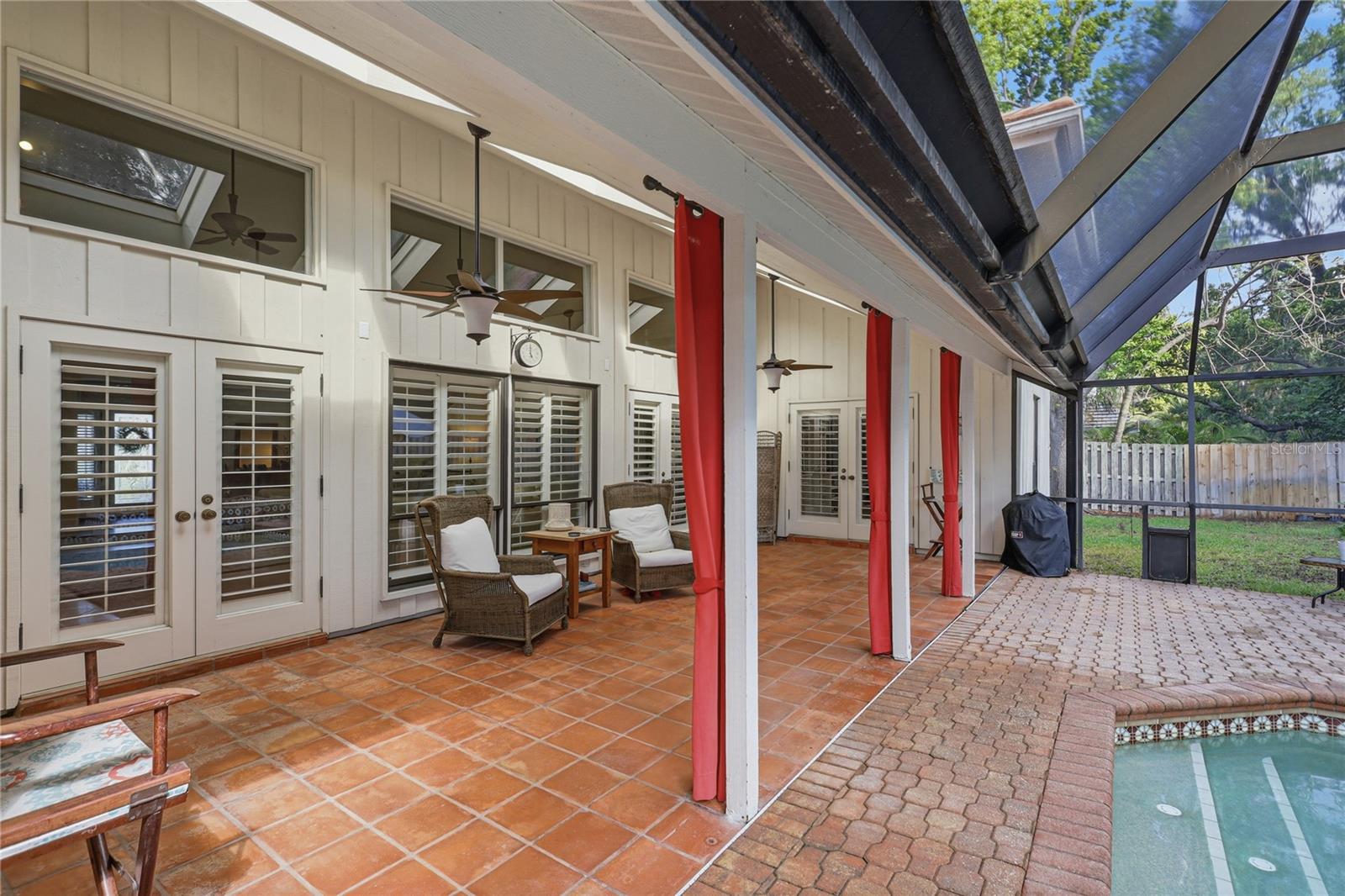 Image 26 of 35 For 4937 Landings Court