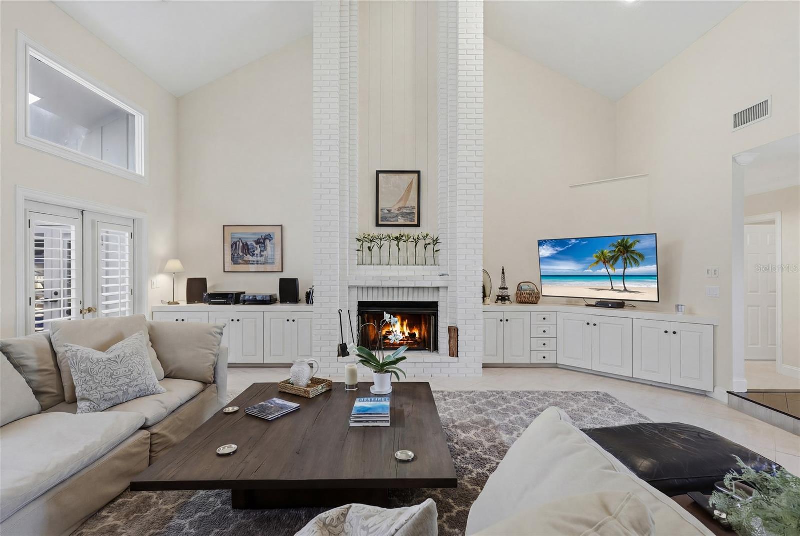 Image 7 of 35 For 4937 Landings Court