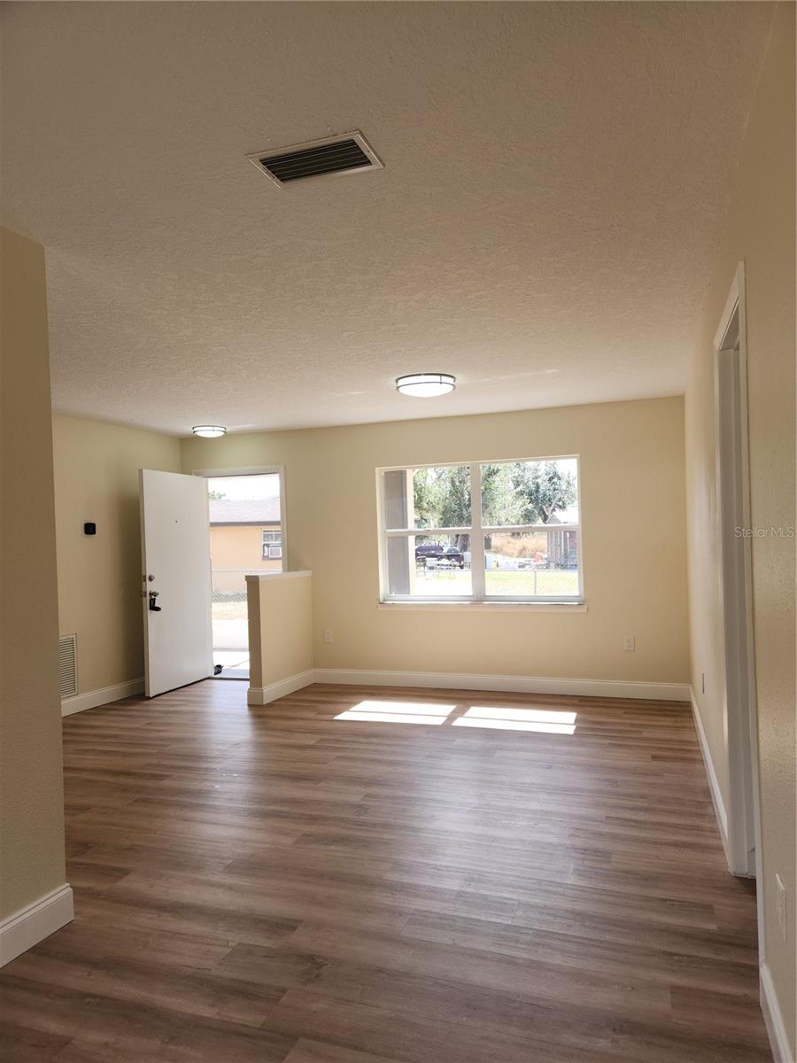 Image 7 of 17 For 1652 Harlem Circle