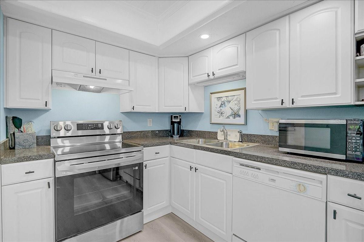 Image 3 of 40 For 2222 Orange Blossom Lane 2222