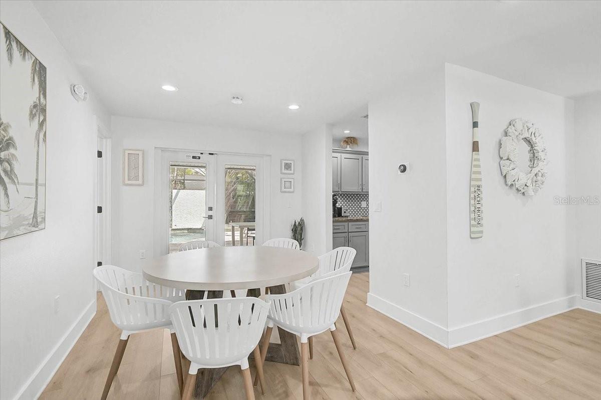 Image 14 of 46 For 3515 La Paloma Avenue