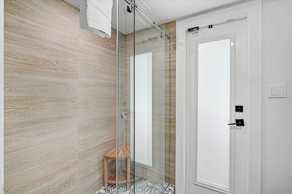 Image 18 of 46 For 3515 La Paloma Avenue