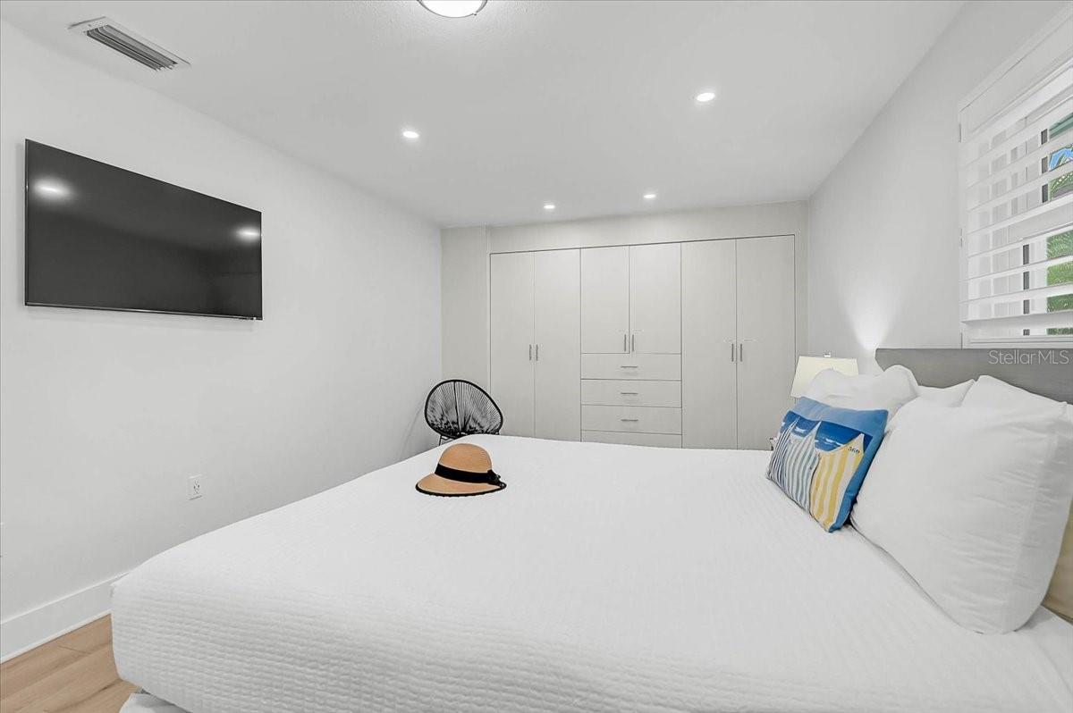 Image 22 of 46 For 3515 La Paloma Avenue