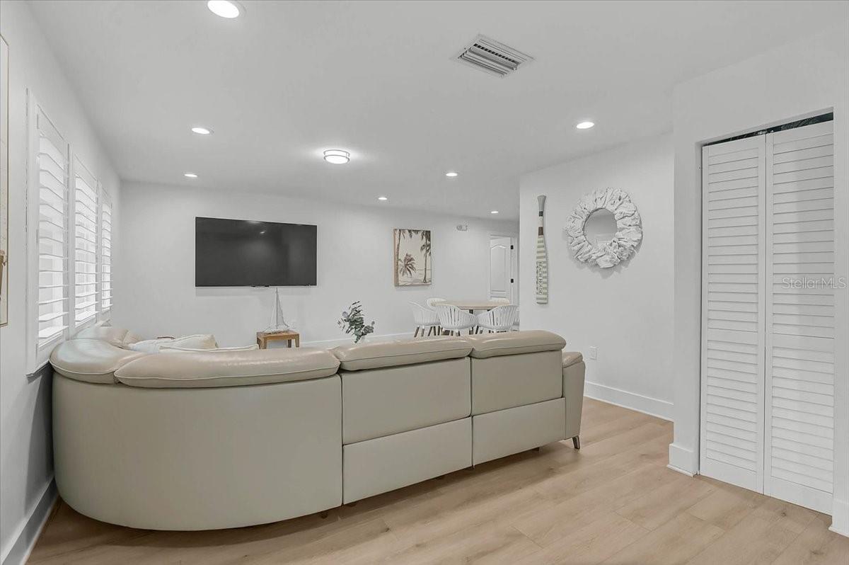 Image 33 of 46 For 3515 La Paloma Avenue