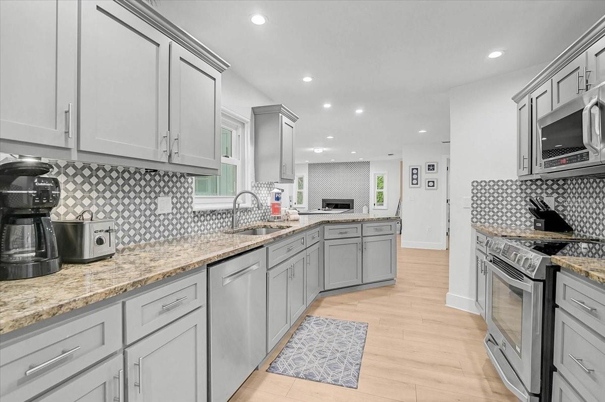 Image 35 of 46 For 3515 La Paloma Avenue