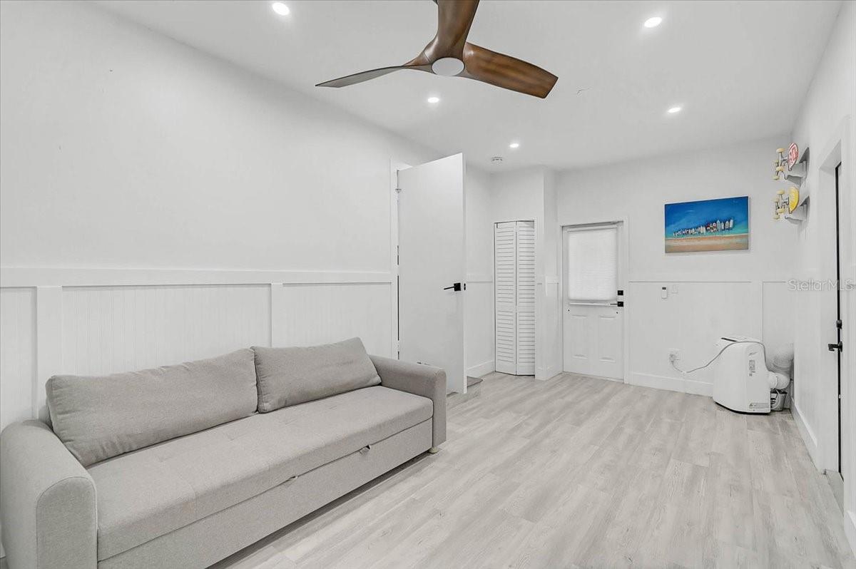 Image 38 of 46 For 3515 La Paloma Avenue