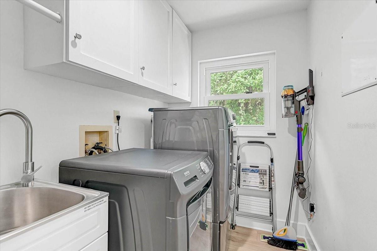 Image 42 of 46 For 3515 La Paloma Avenue