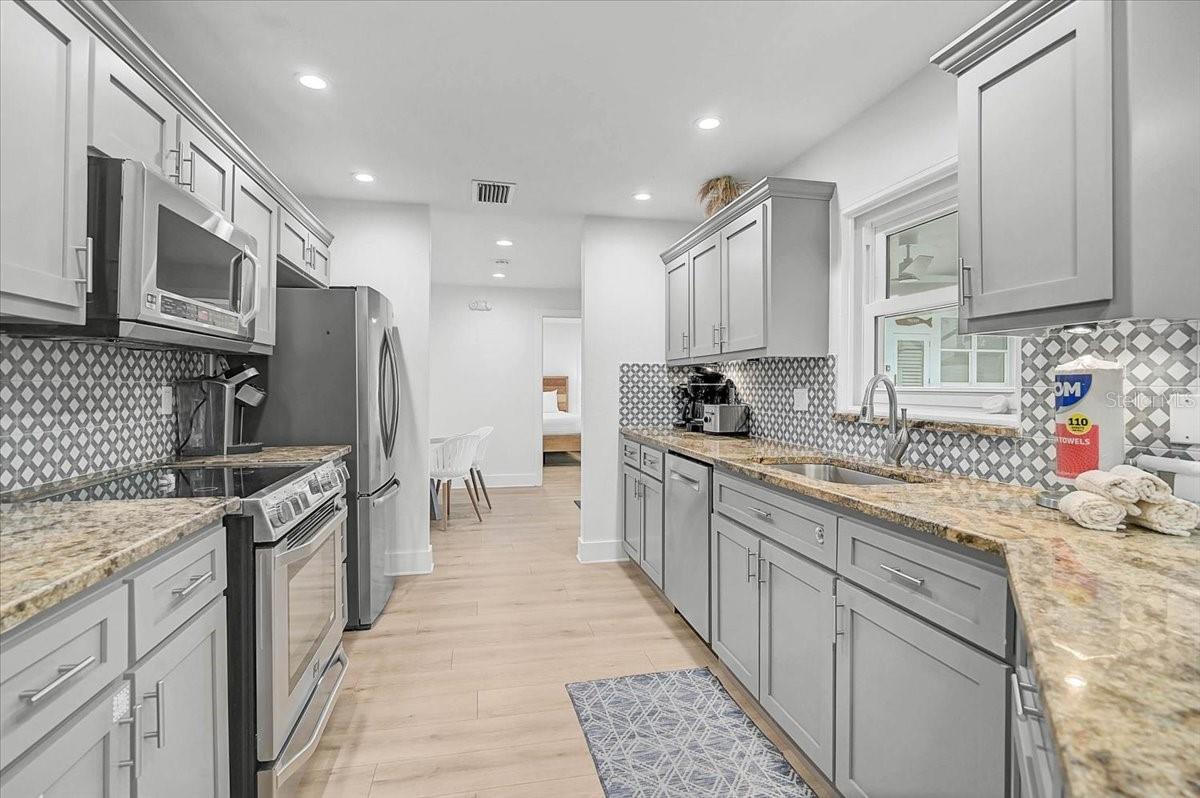 Image 5 of 46 For 3515 La Paloma Avenue