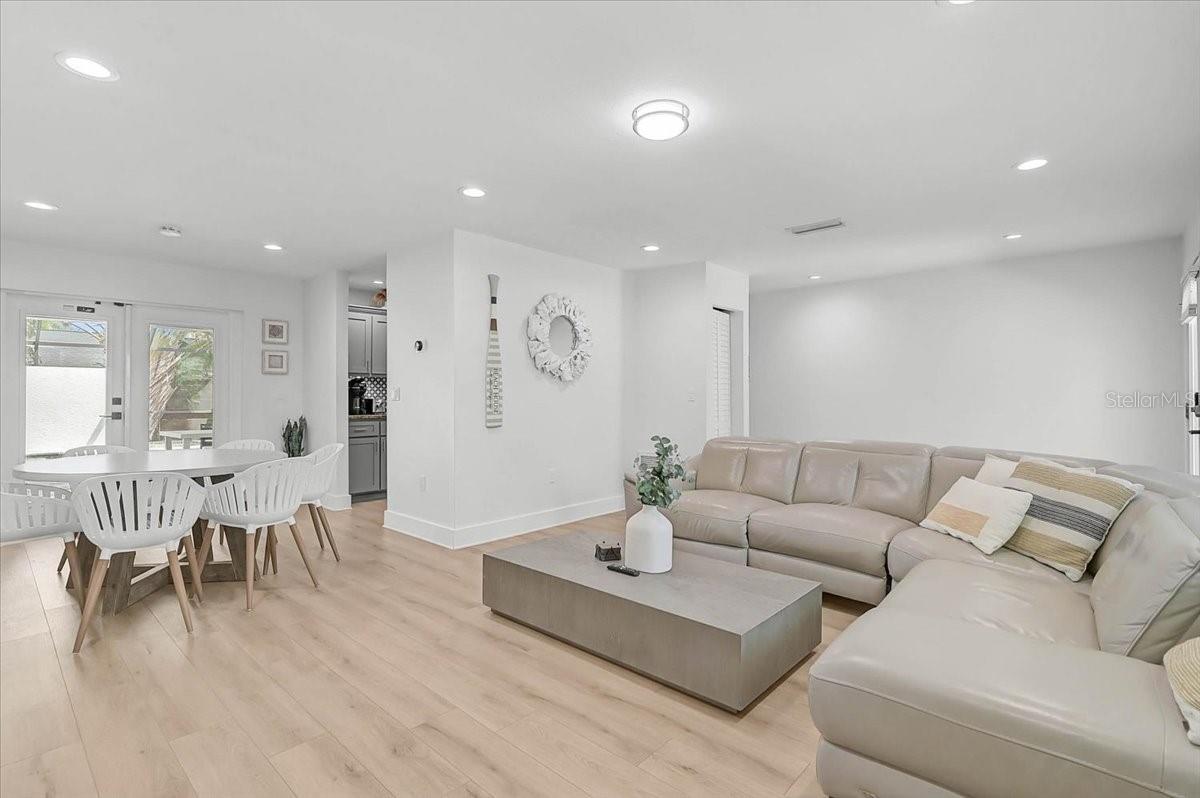 Image 6 of 46 For 3515 La Paloma Avenue