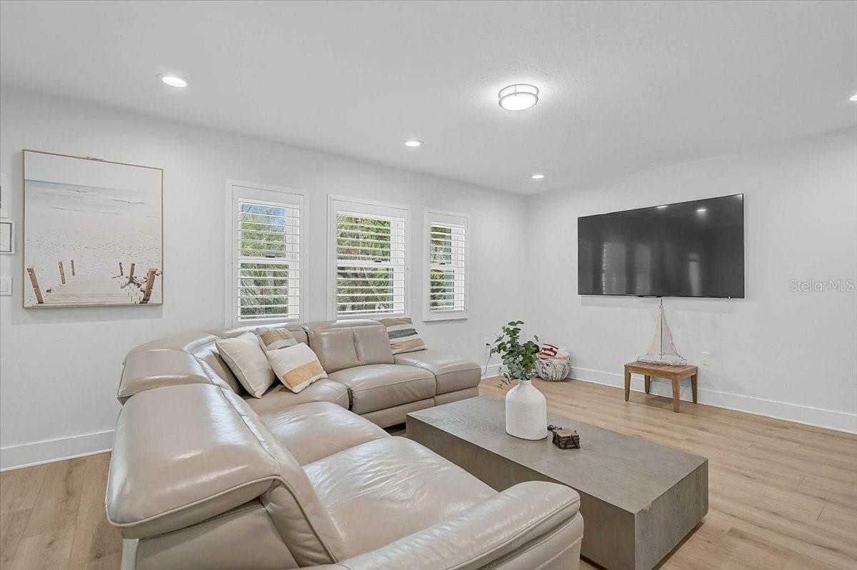 Image 9 of 46 For 3515 La Paloma Avenue