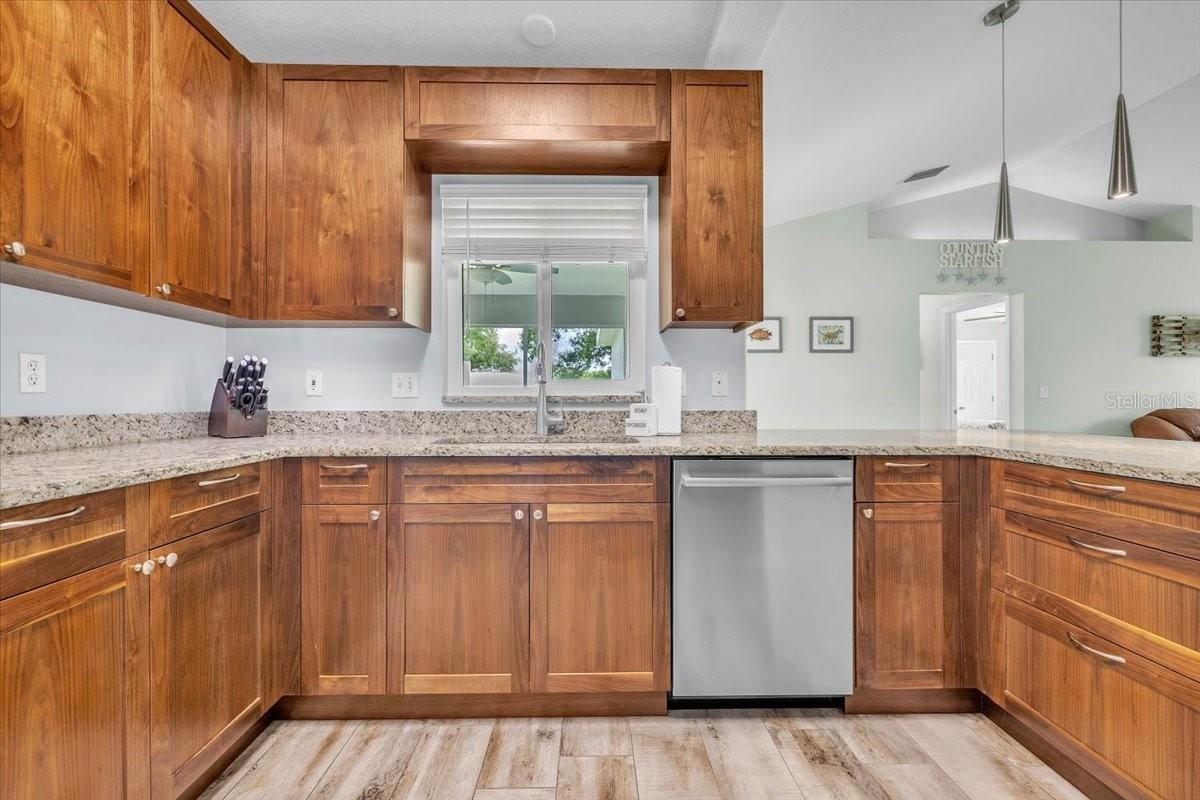 Image 16 of 50 For 3022 45th Way E