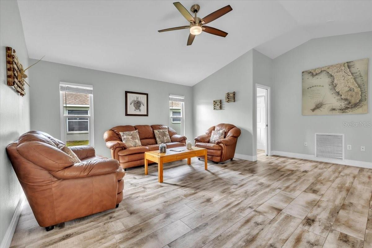 Image 21 of 50 For 3022 45th Way E