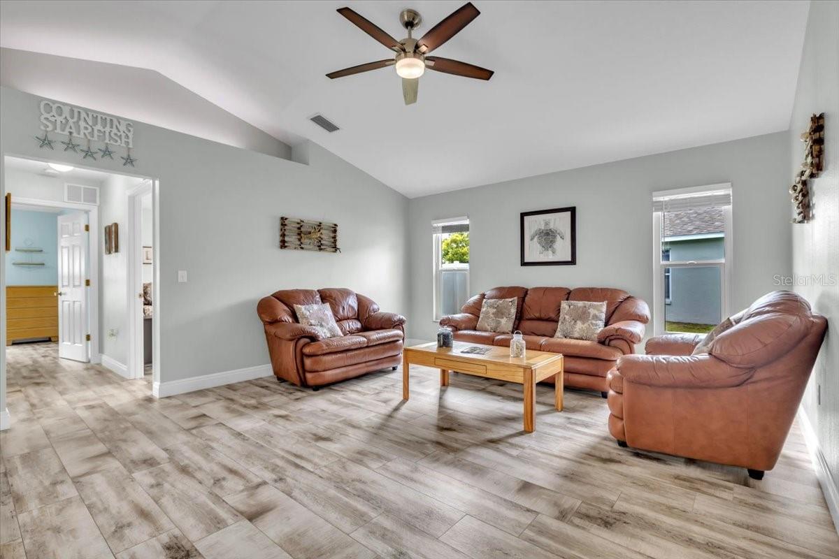 Image 23 of 50 For 3022 45th Way E