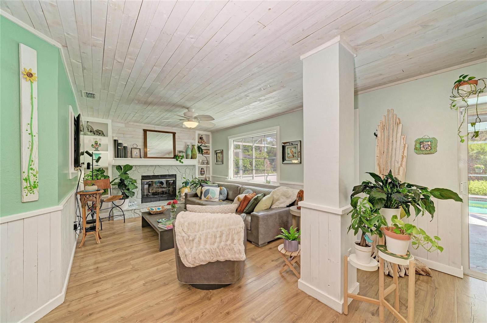 Image 7 of 47 For 238 Woodingham Trail