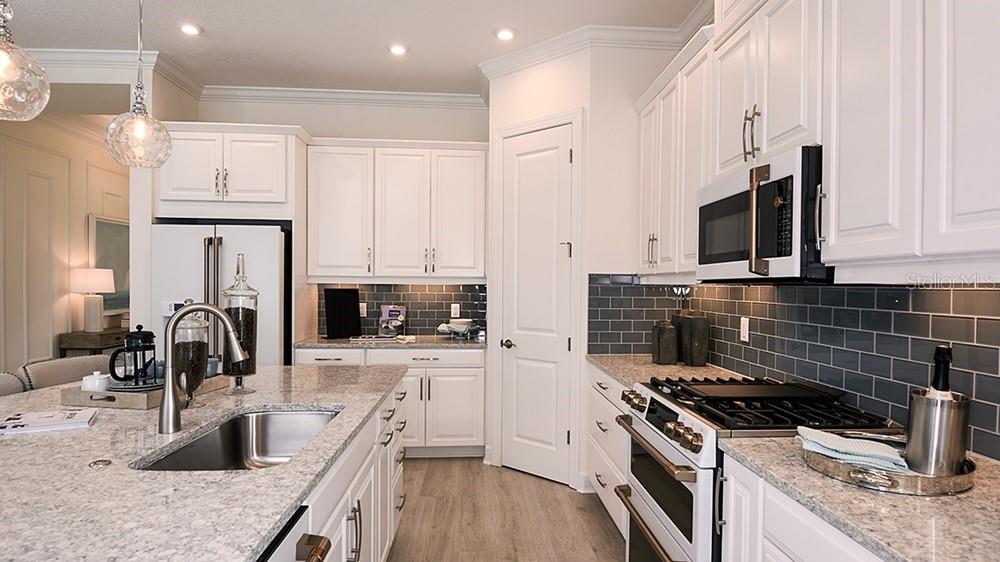 Image 5 of 26 For 3208 Vicenza Court