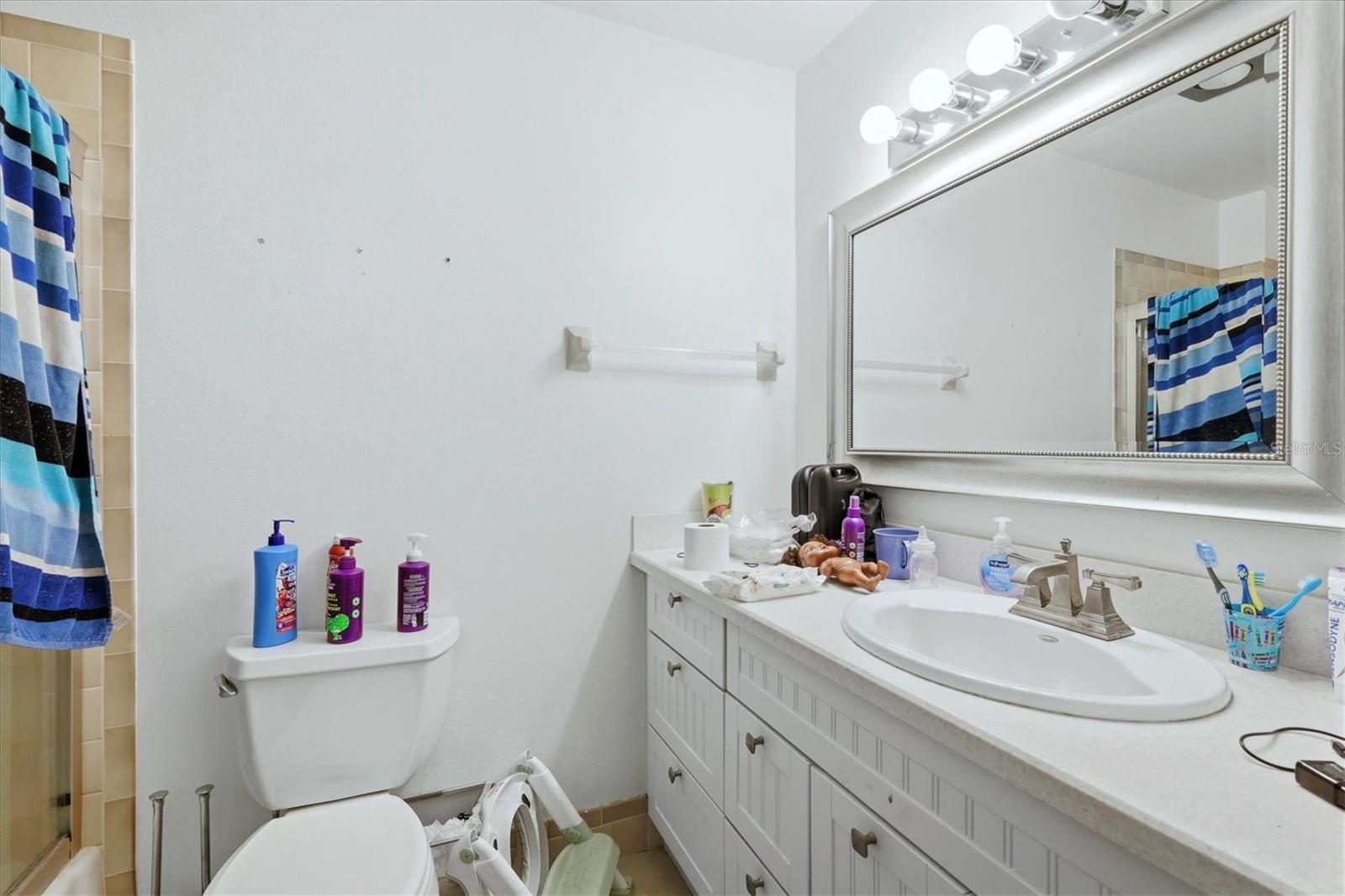 Image 27 of 33 For 7130 Fairway Bend Lane 291